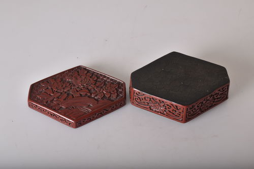 特展出2018秋拍精品 花石图朱漆剔红六棱捧盒