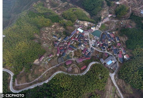 浙江武义 一名农民与他的山村老报馆