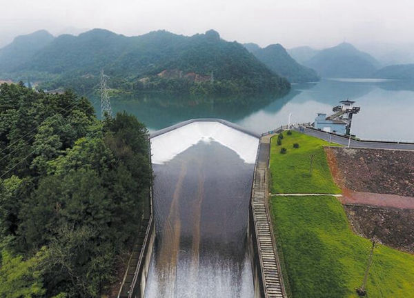 水库溢洪成风景_武义县